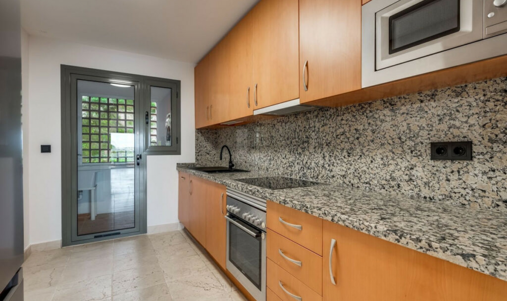 Resale - Apartment -
Atalaya