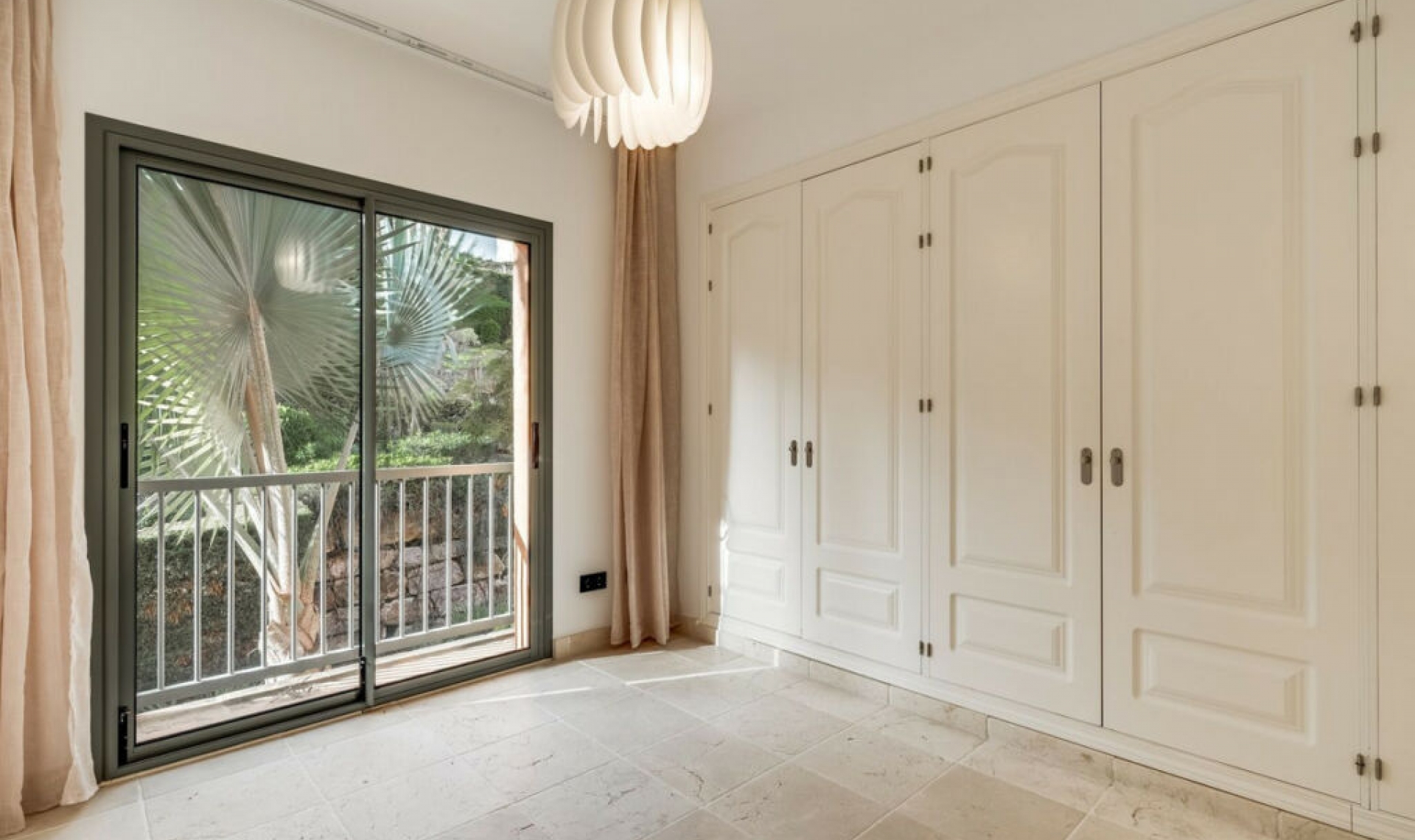 Resale - Apartment -
Atalaya