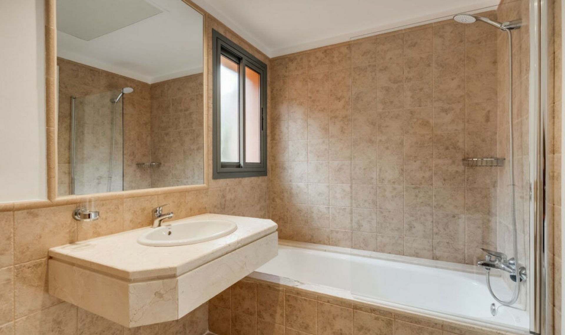 Resale - Apartment -
Atalaya