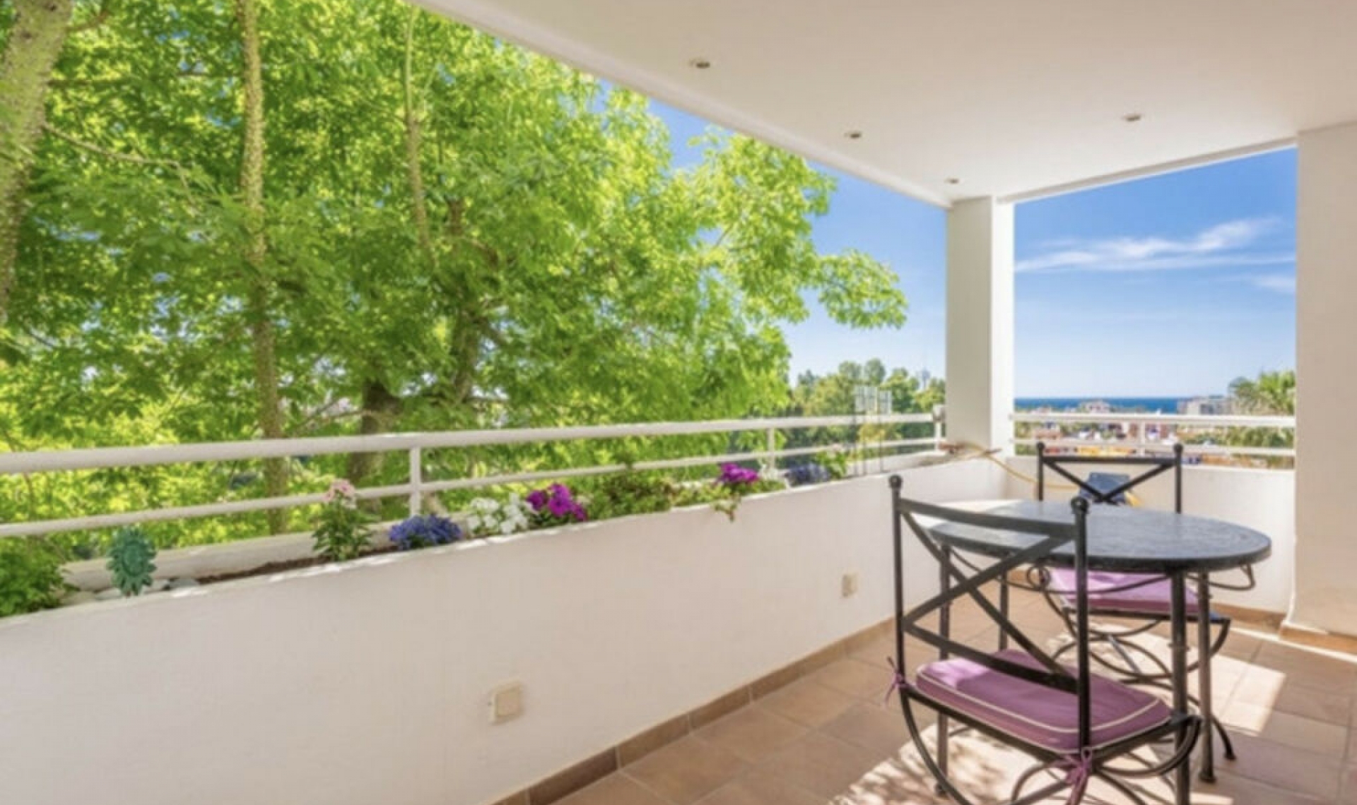 Resale - Apartment -
Atalaya