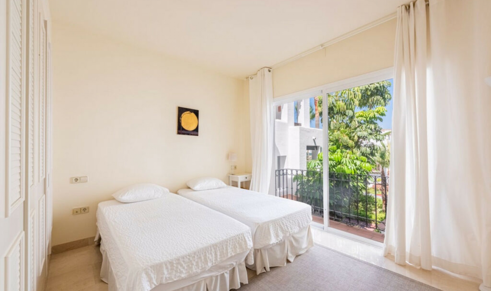 Resale - Apartment -
Atalaya