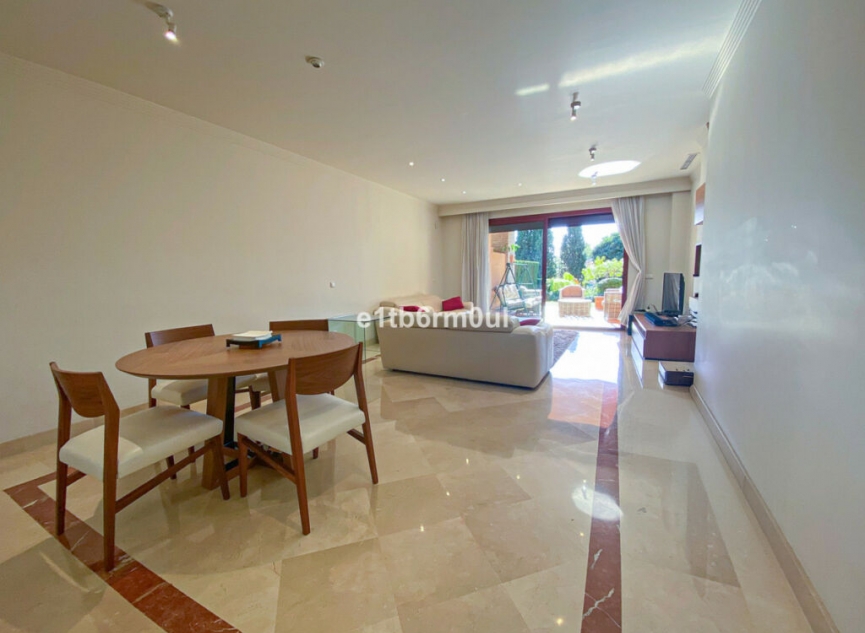 Resale - Apartment -
Bahía de Marbella