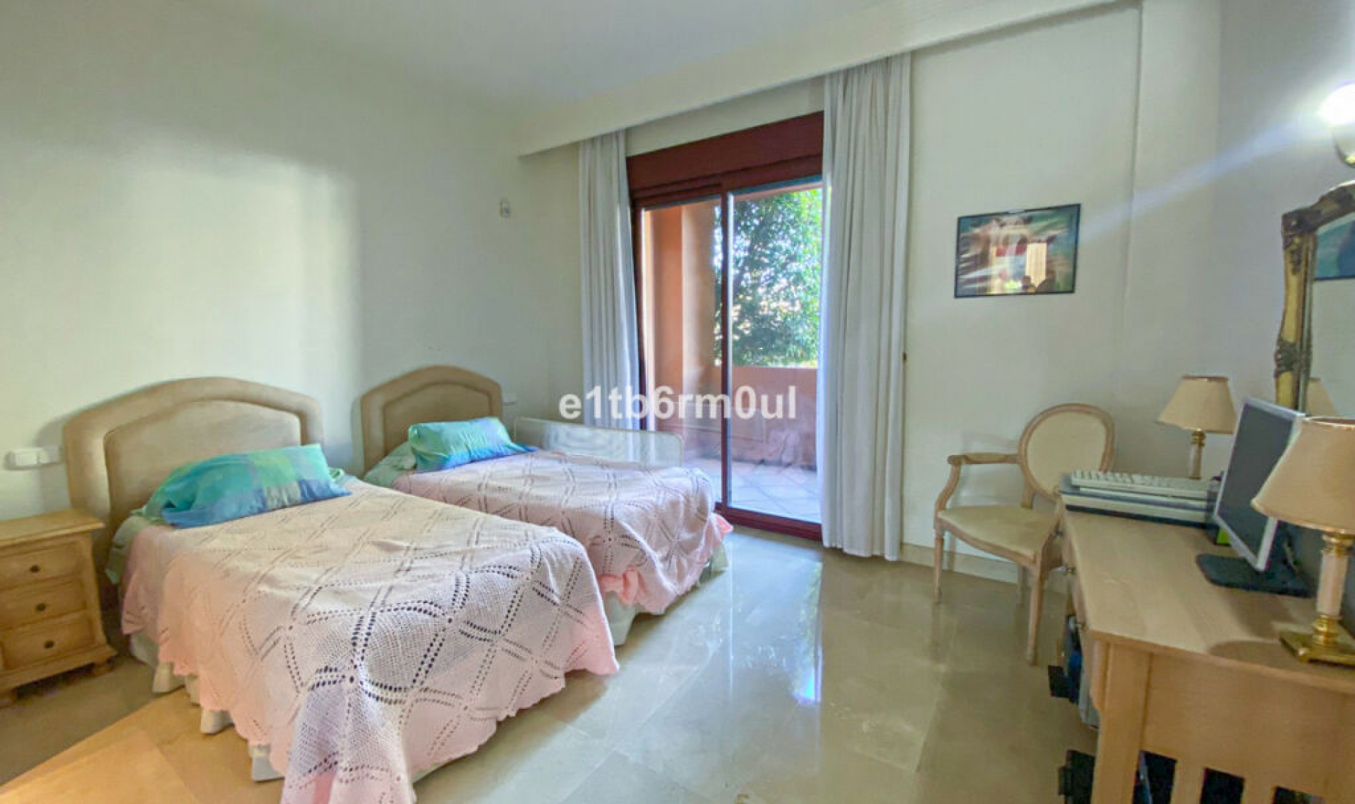 Resale - Apartment -
Bahía de Marbella