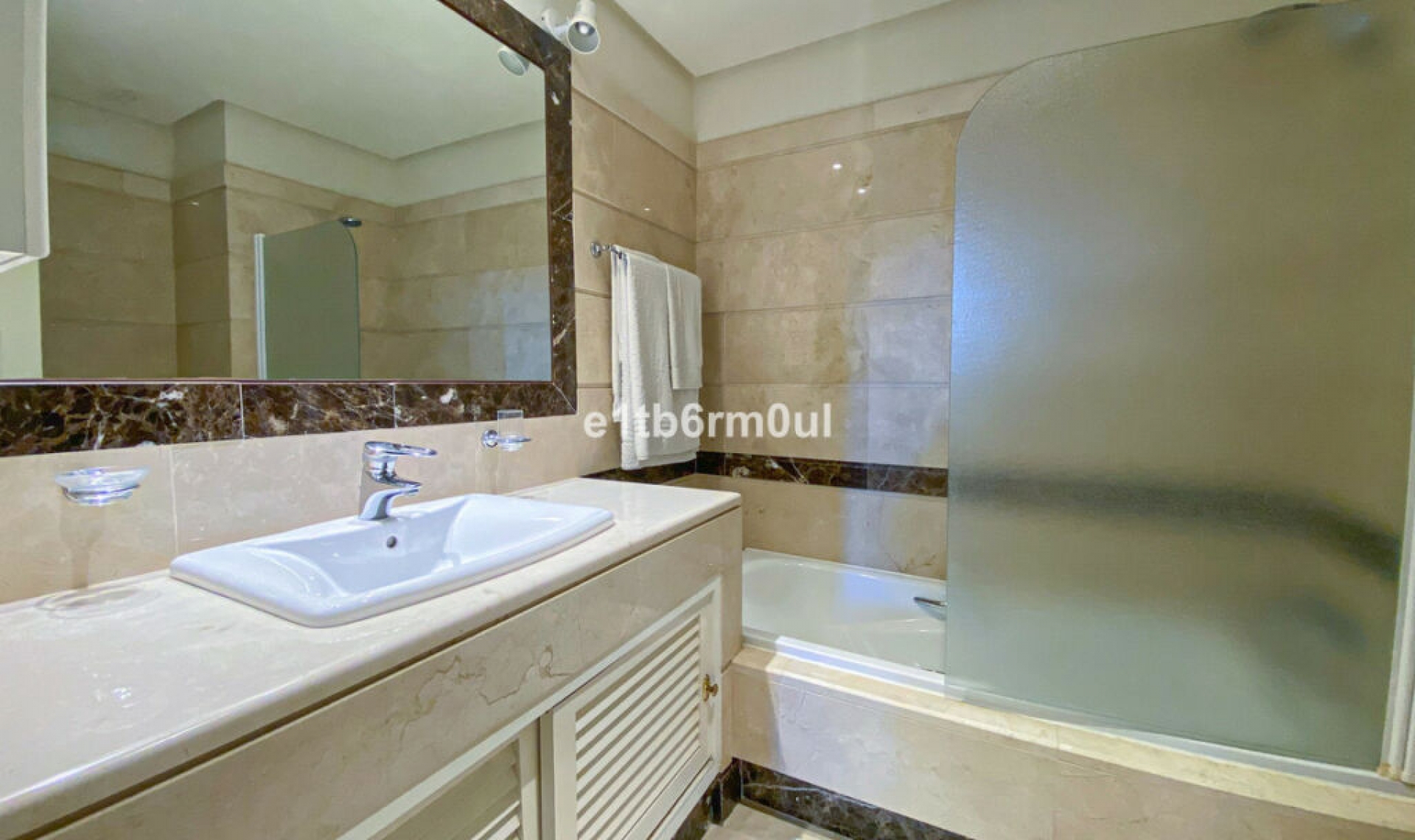 Resale - Apartment -
Bahía de Marbella