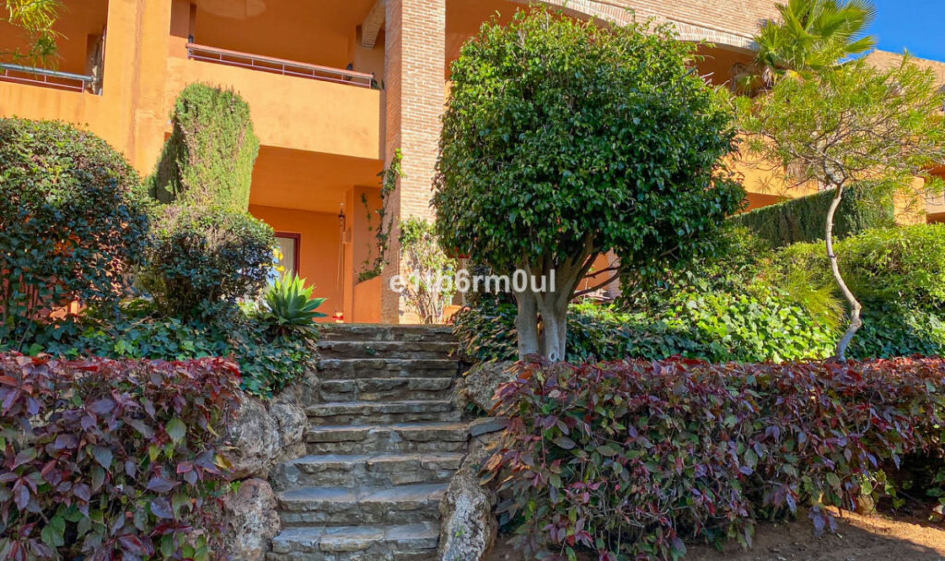 Resale - Apartment -
Bahía de Marbella