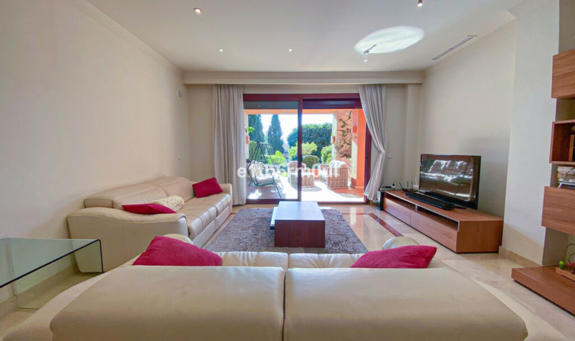 Resale - Apartment -
Bahía de Marbella