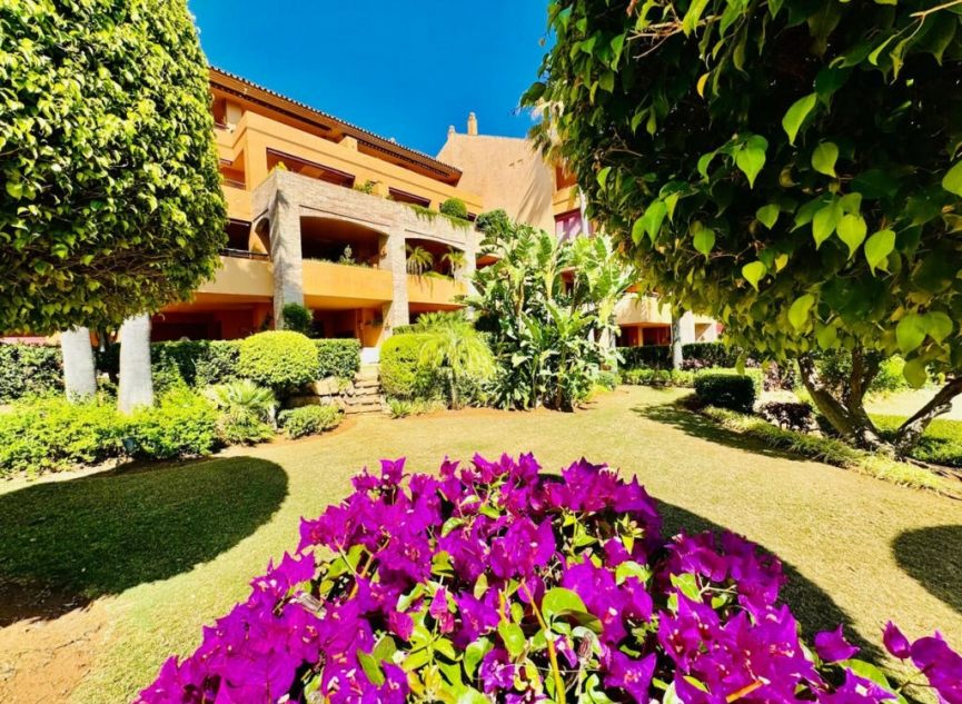 Resale - Apartment -
Bahía de Marbella