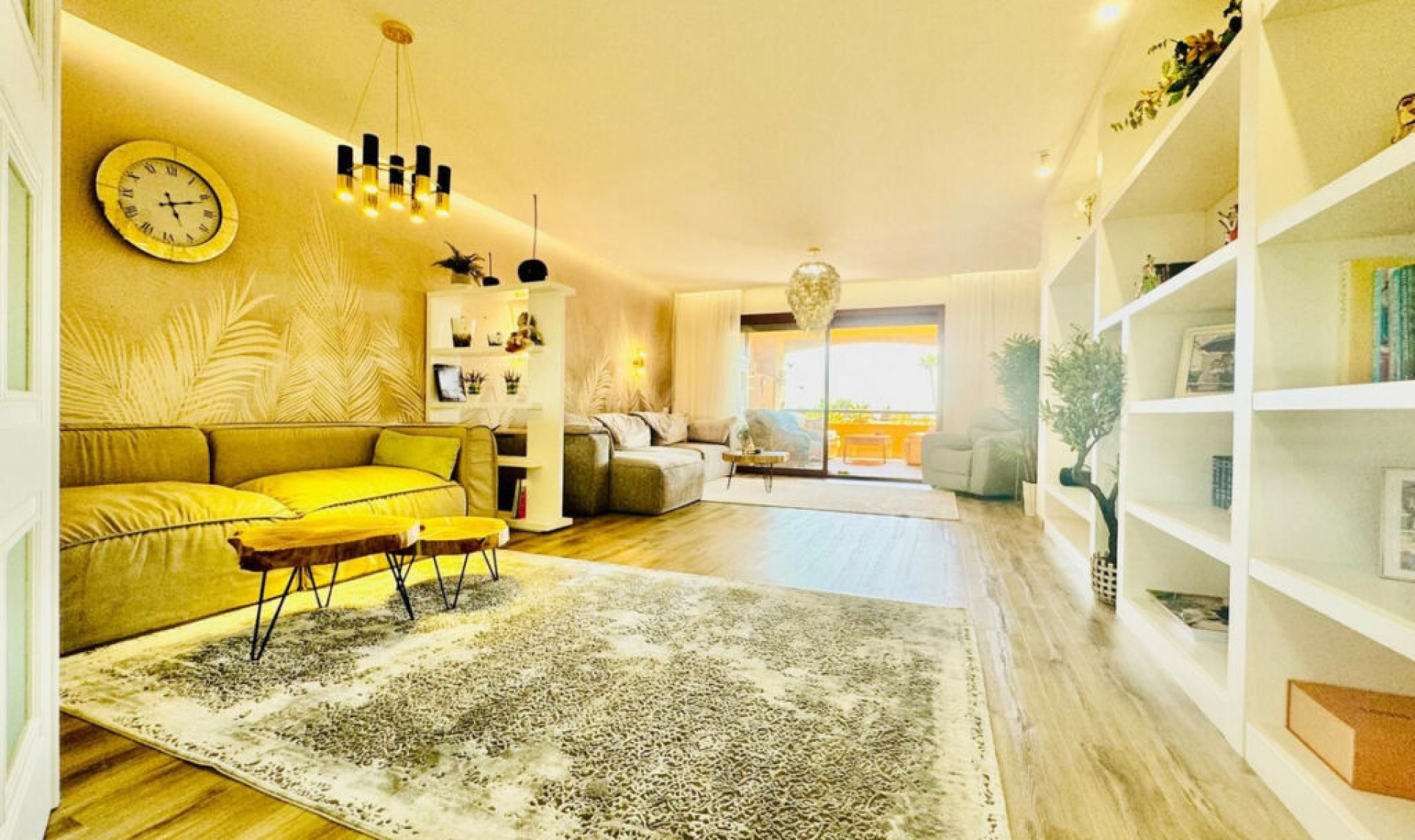 Resale - Apartment -
Bahía de Marbella