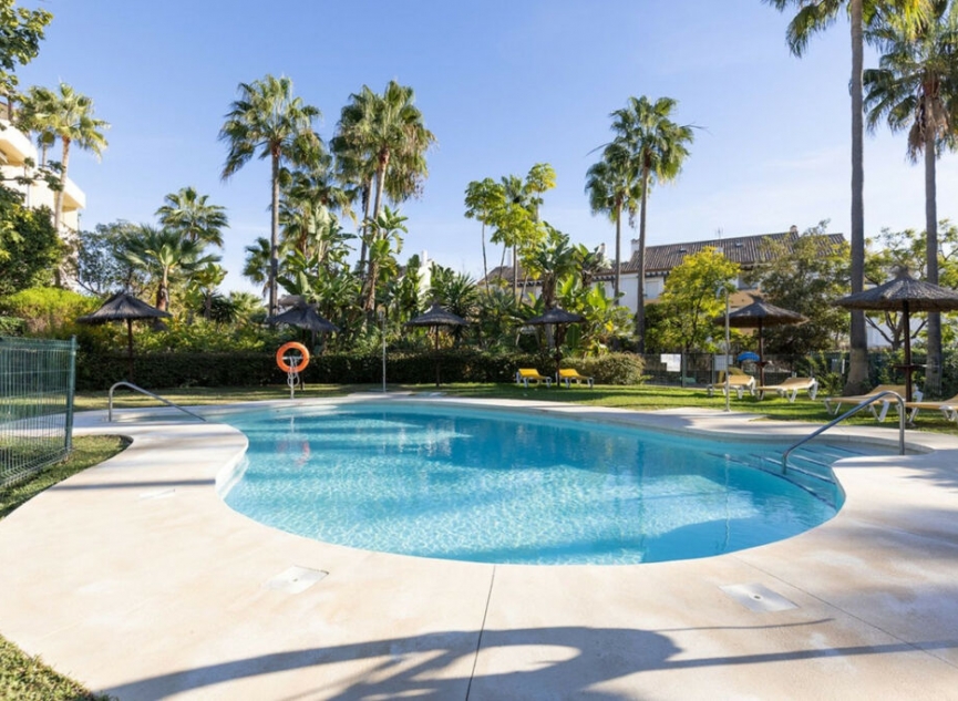 Resale - Apartment -
Bahía de Marbella