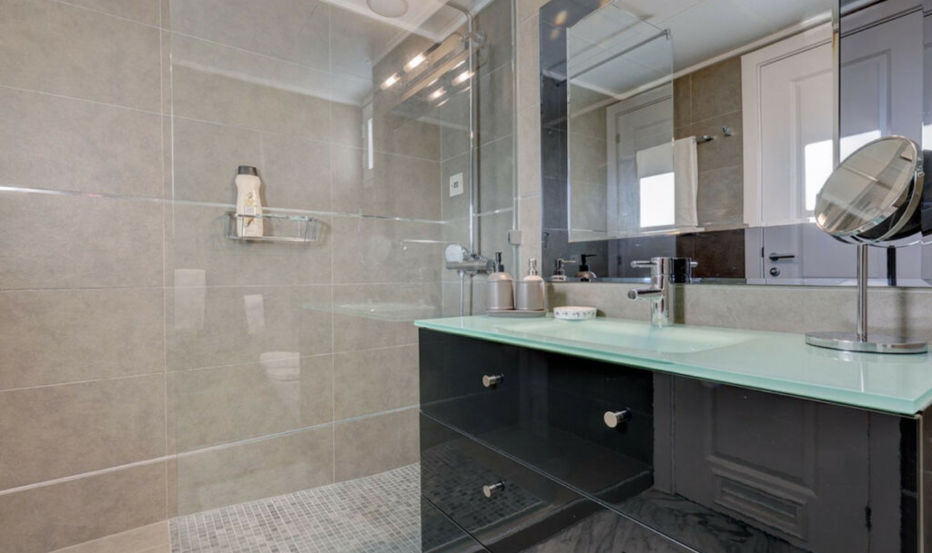Resale - Apartment -
Bahía de Marbella