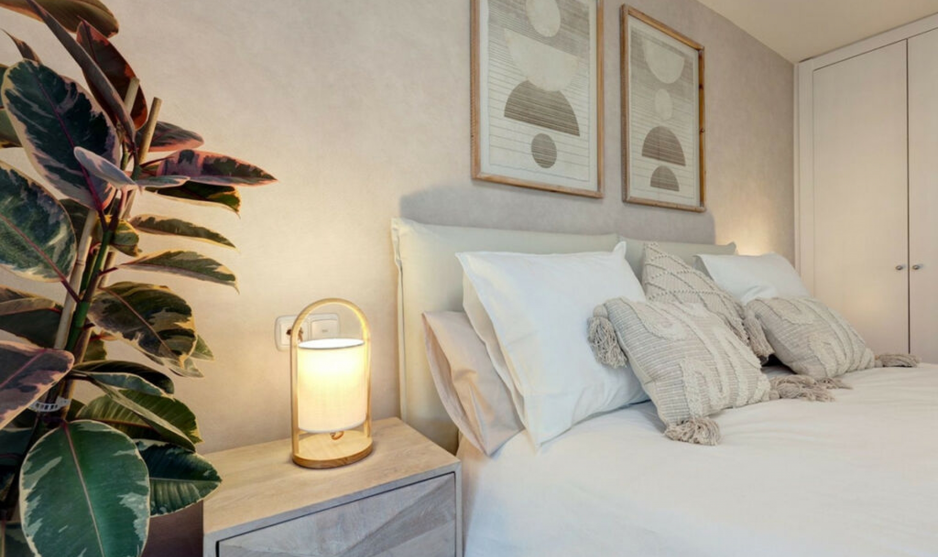Resale - Apartment -
Bahía de Marbella