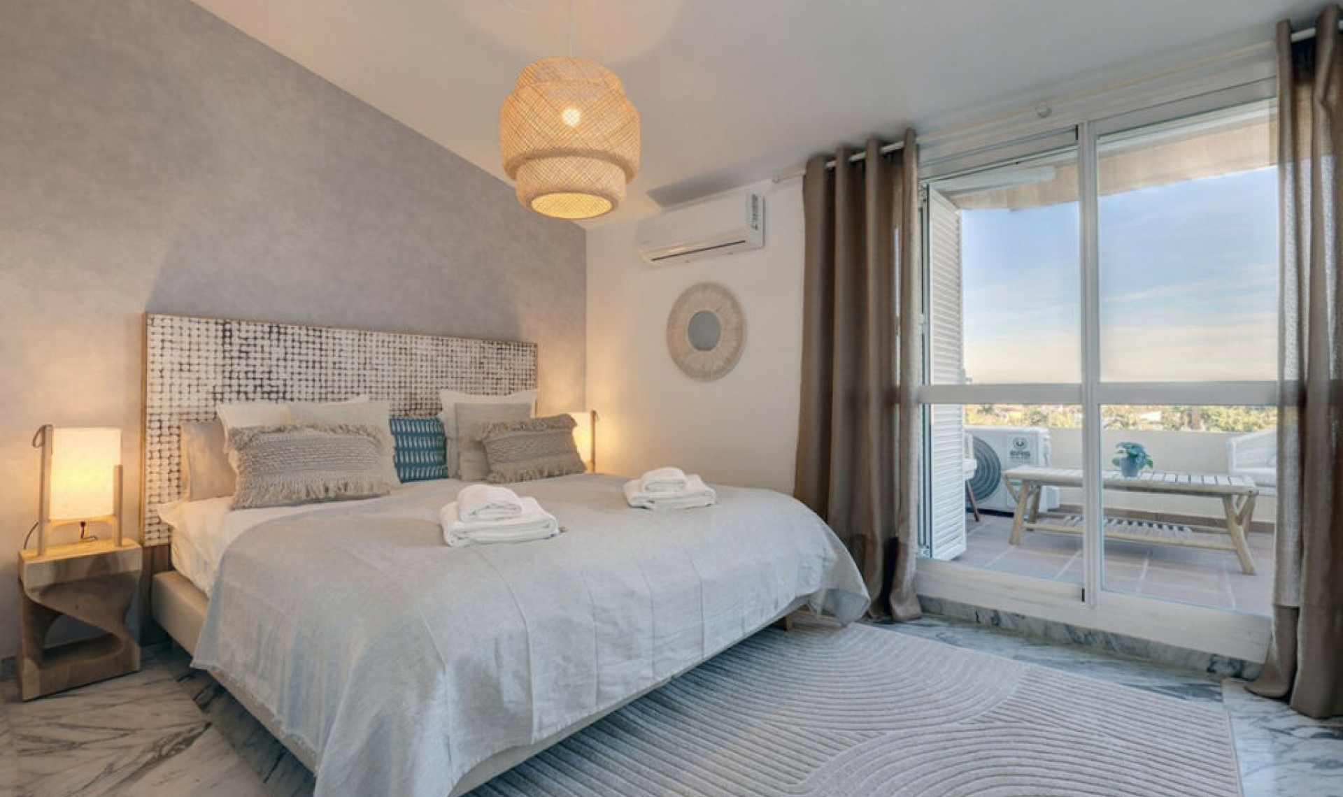 Resale - Apartment -
Bahía de Marbella