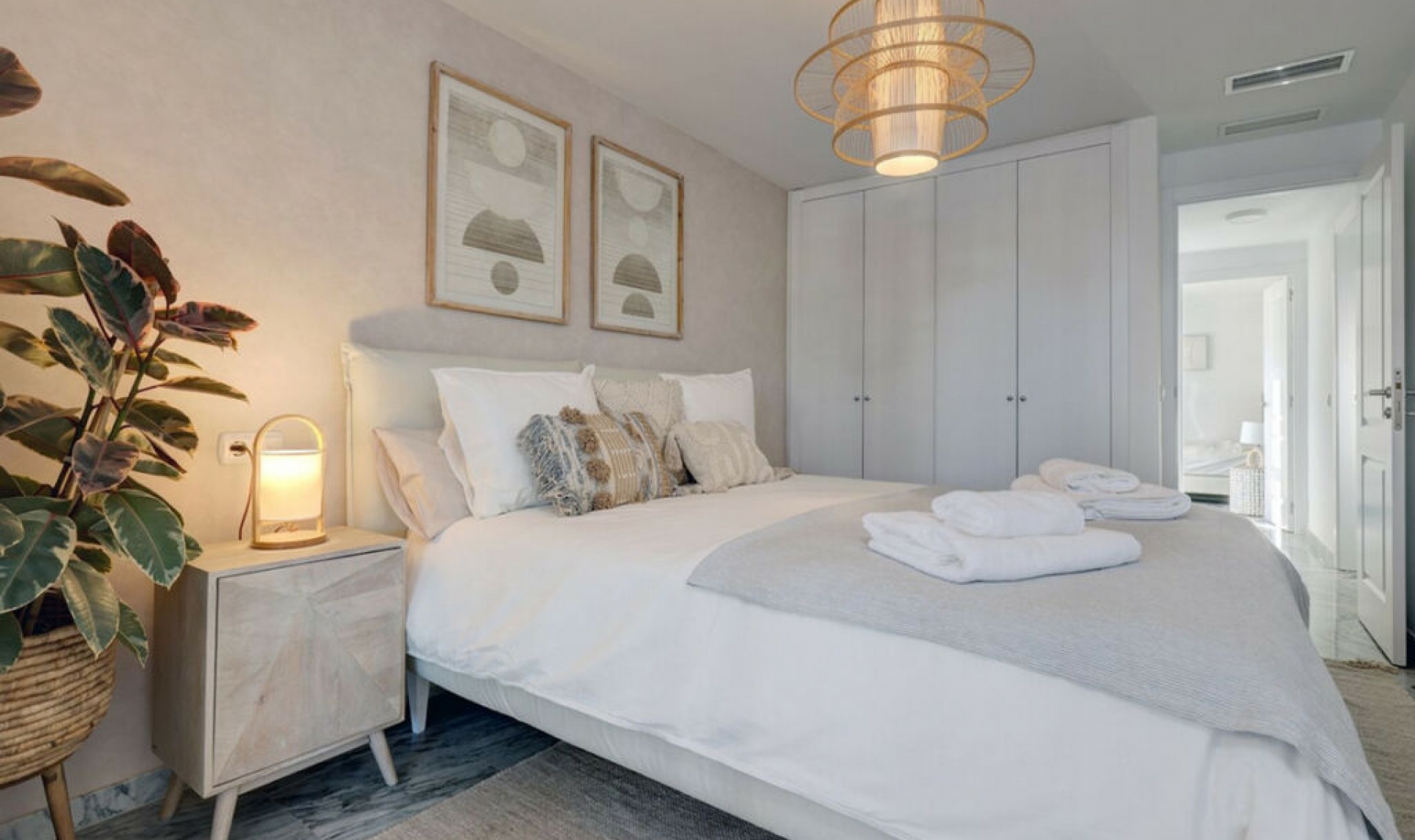 Resale - Apartment -
Bahía de Marbella
