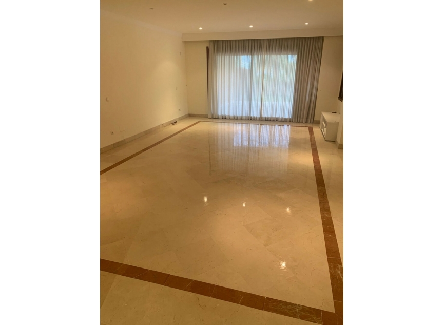 Resale - Apartment -
Bahía de Marbella