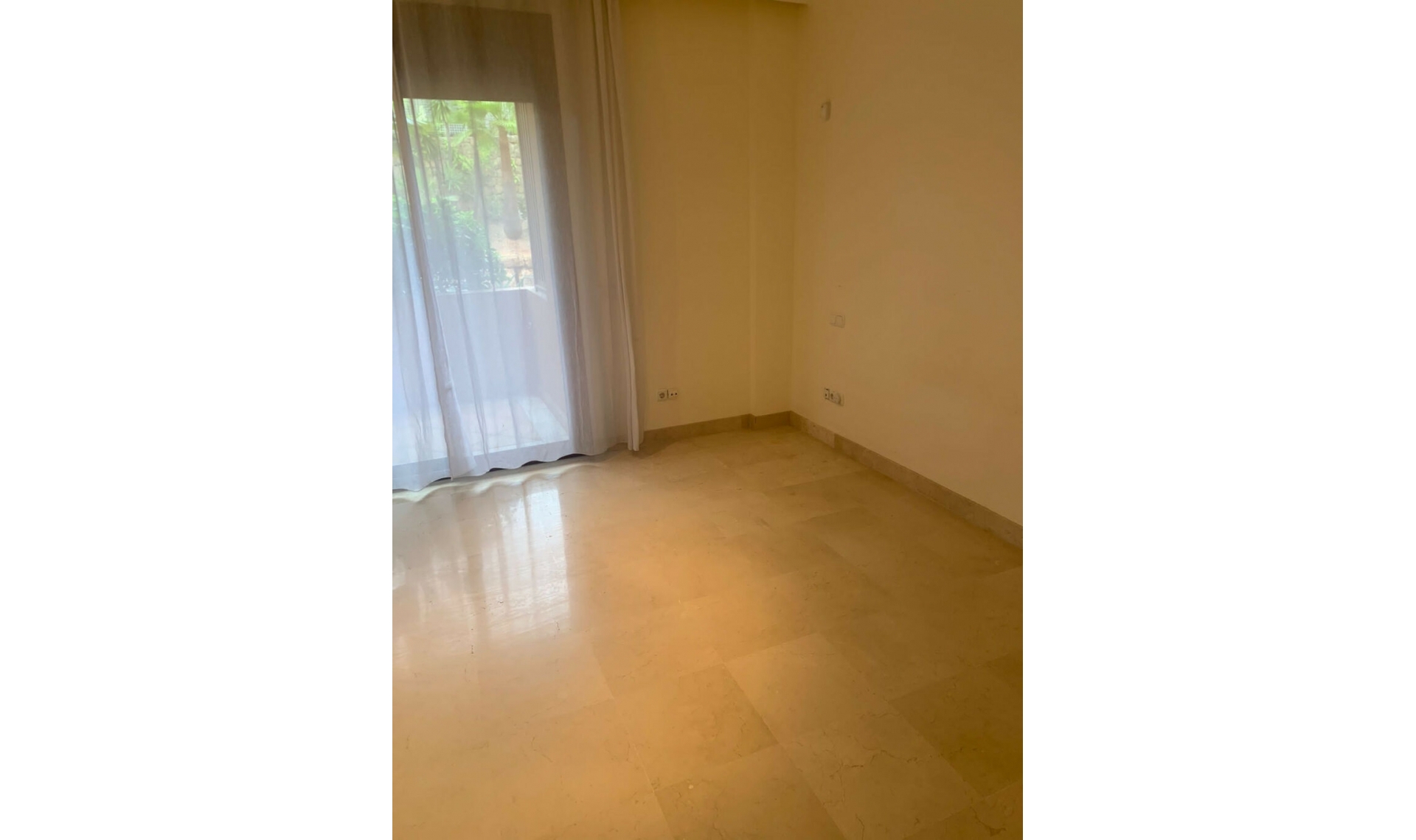Resale - Apartment -
Bahía de Marbella