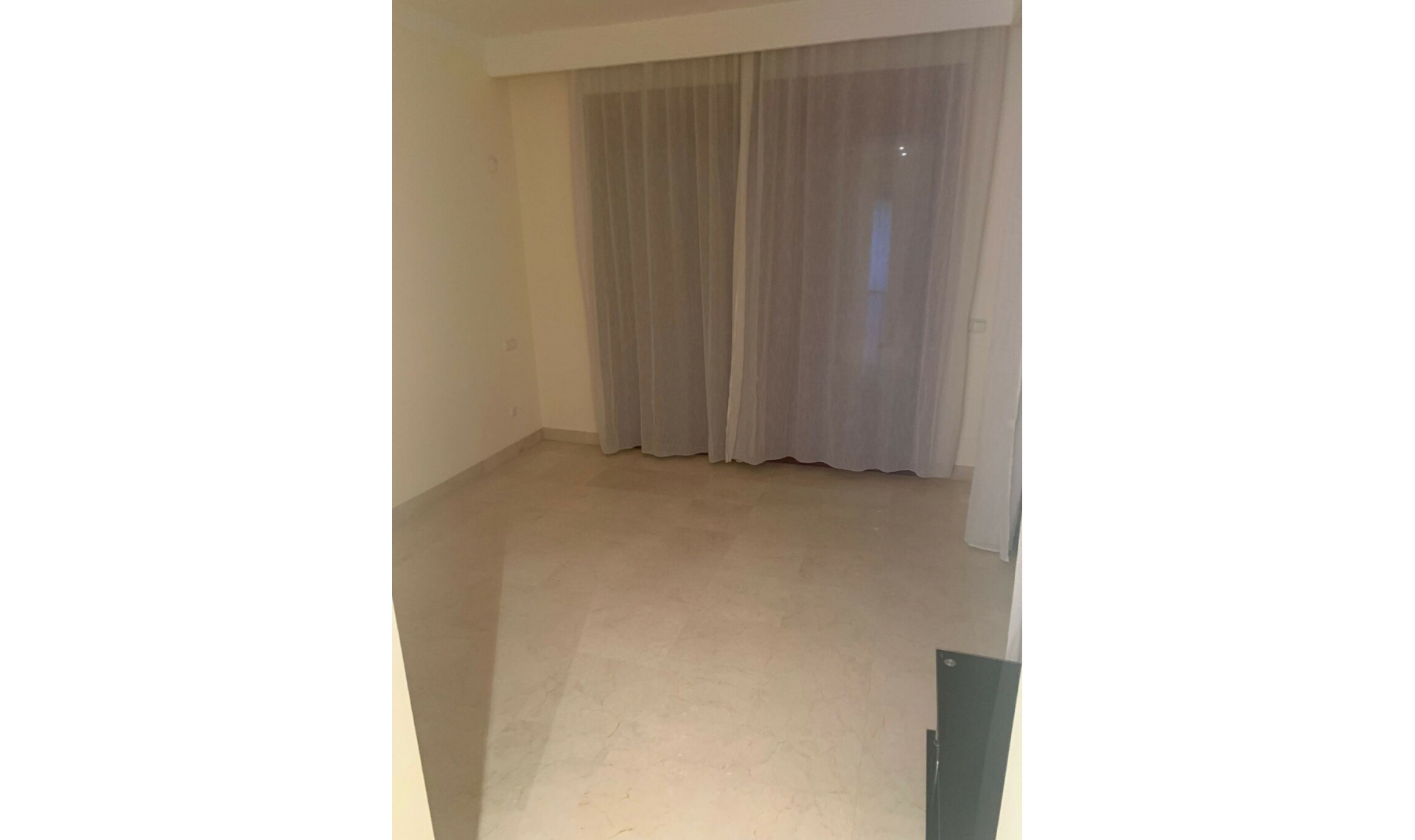 Resale - Apartment -
Bahía de Marbella