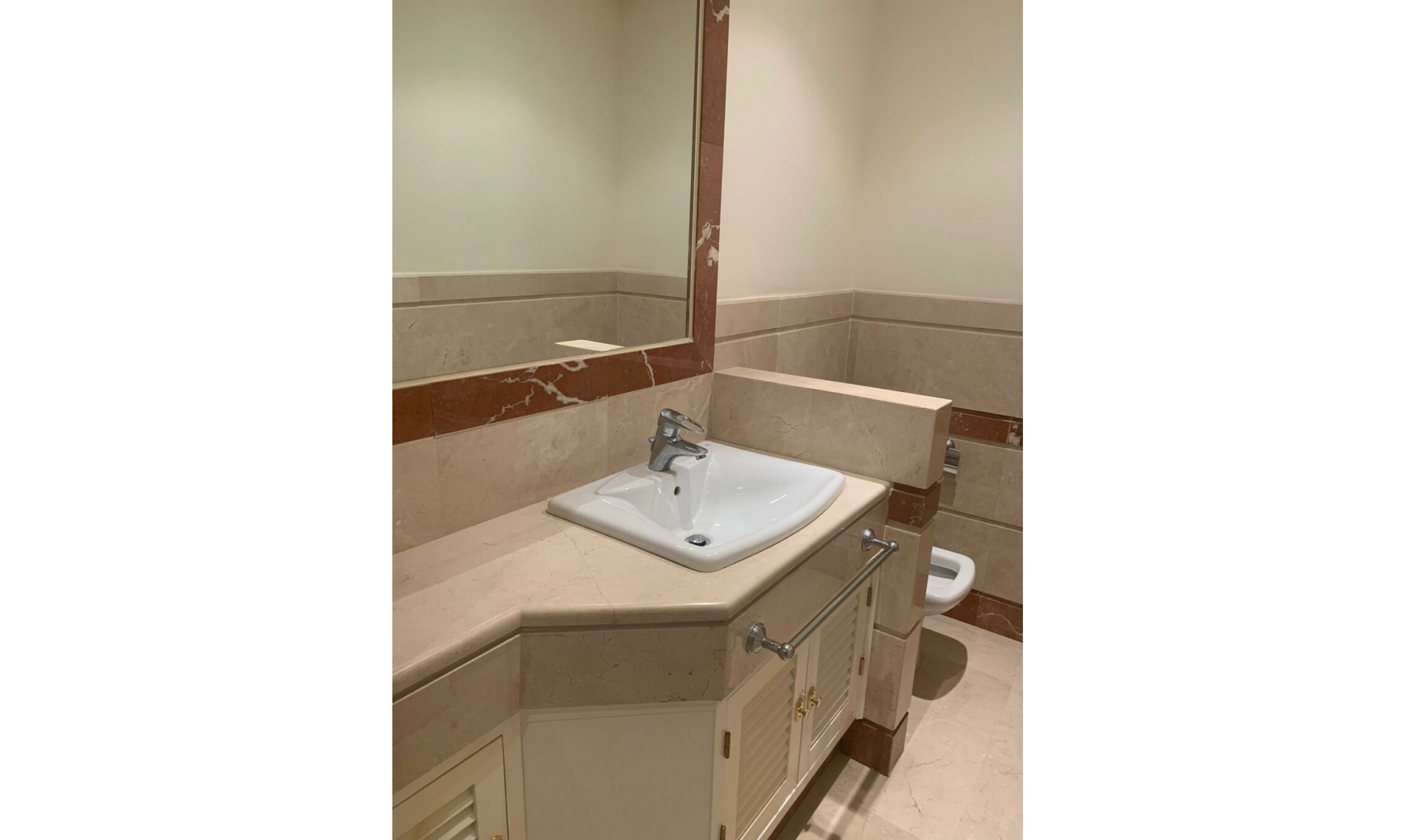 Resale - Apartment -
Bahía de Marbella