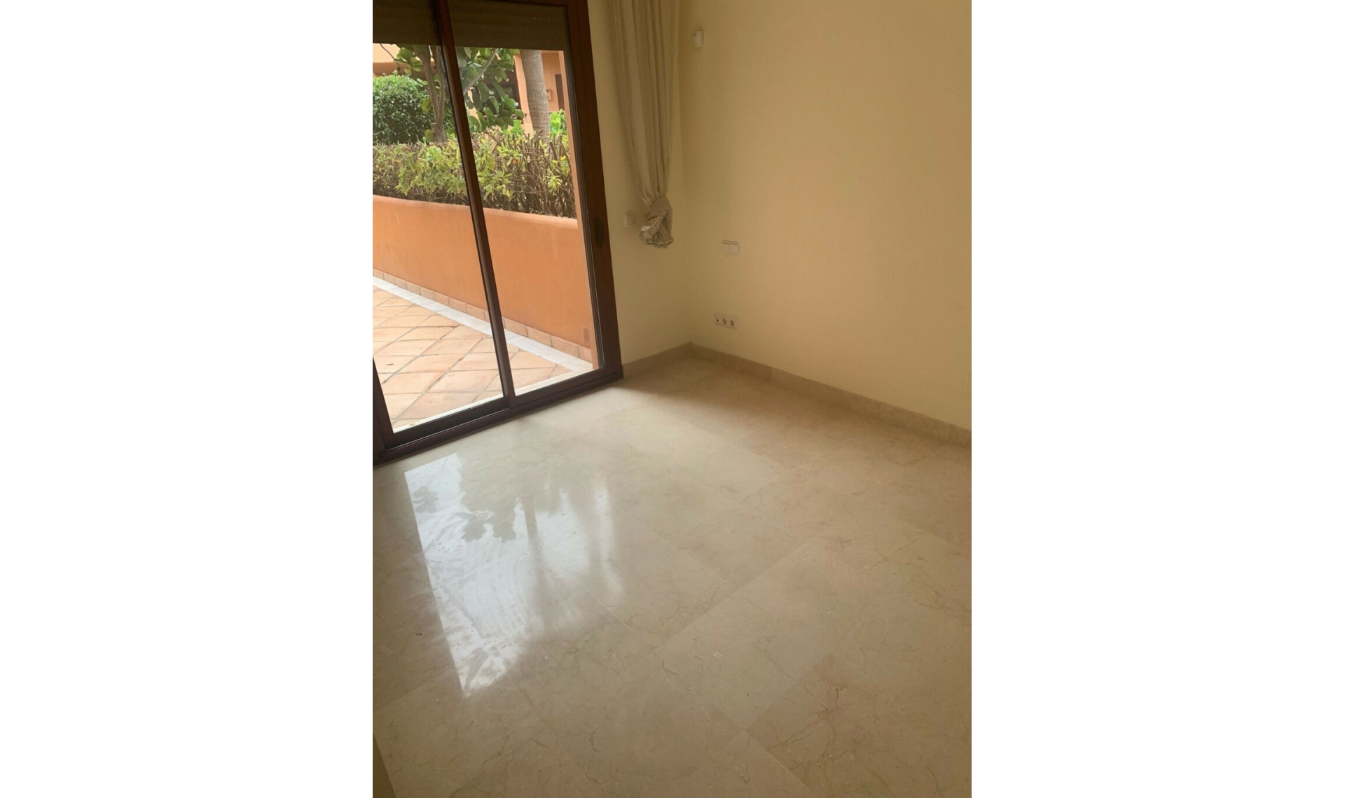 Resale - Apartment -
Bahía de Marbella