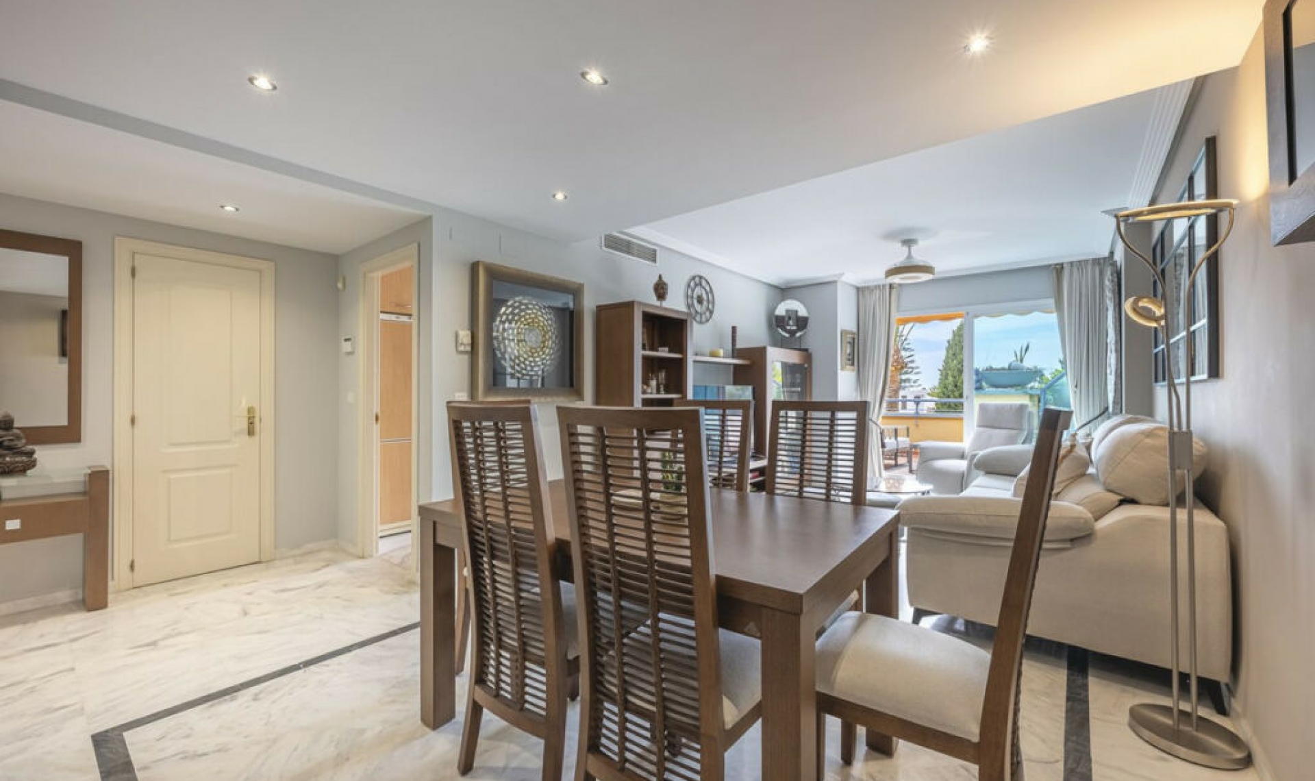 Resale - Apartment -
Bahía de Marbella