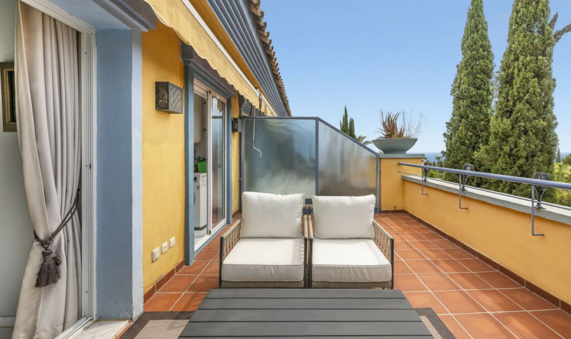 Resale - Apartment -
Bahía de Marbella