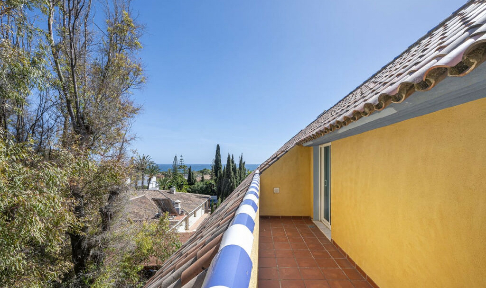 Resale - Apartment -
Bahía de Marbella