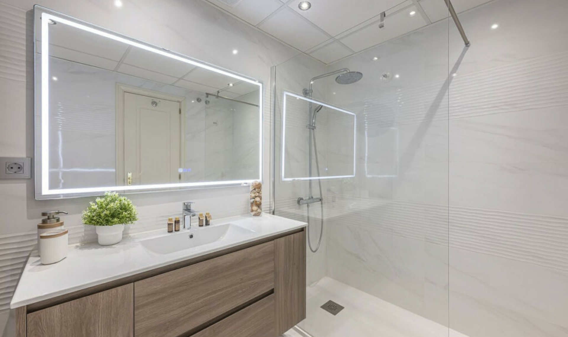 Resale - Apartment -
Bahía de Marbella