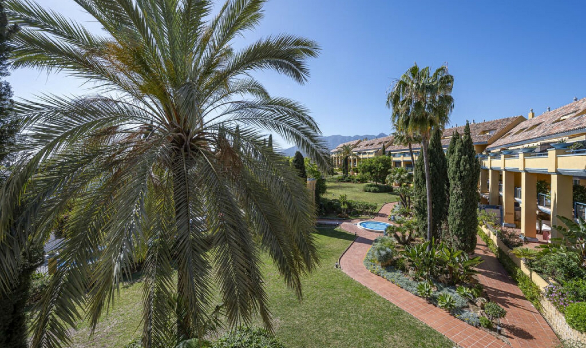 Resale - Apartment -
Bahía de Marbella