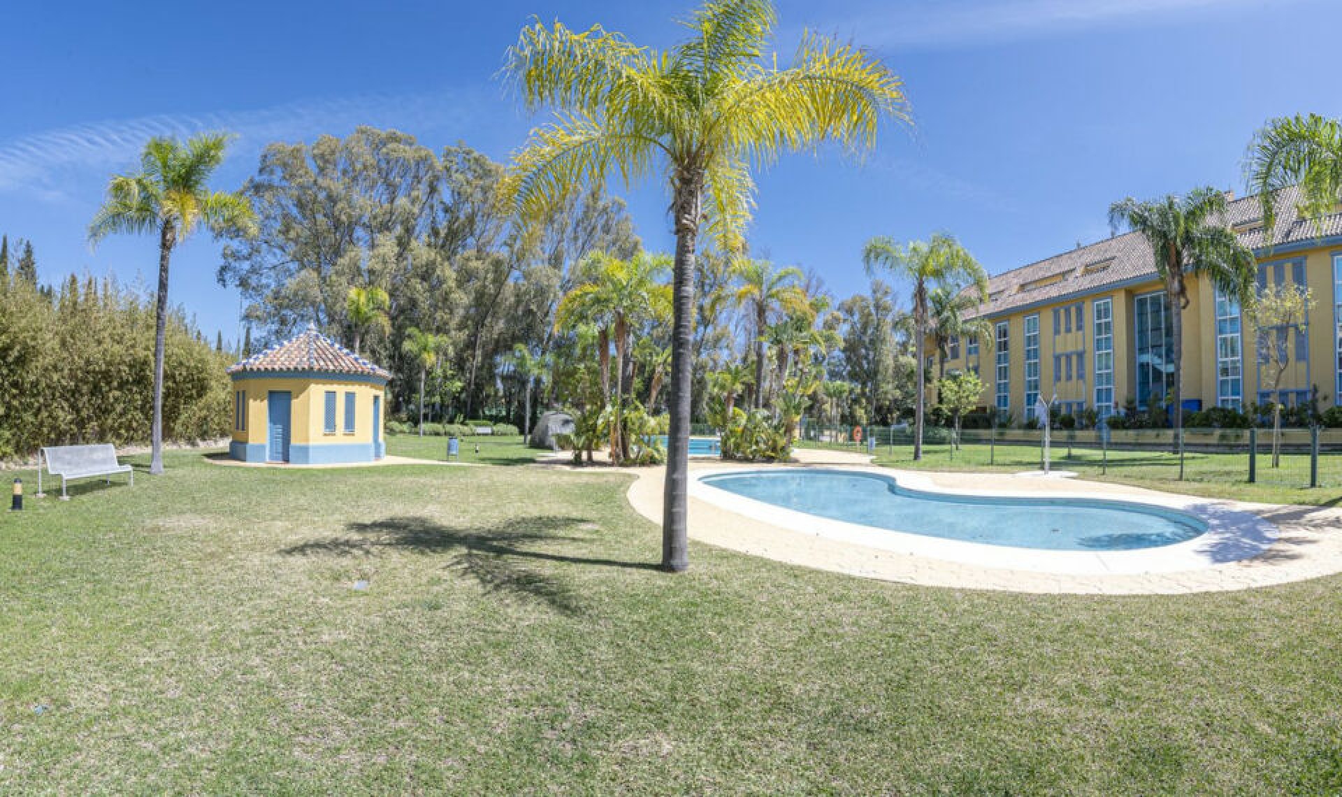 Resale - Apartment -
Bahía de Marbella