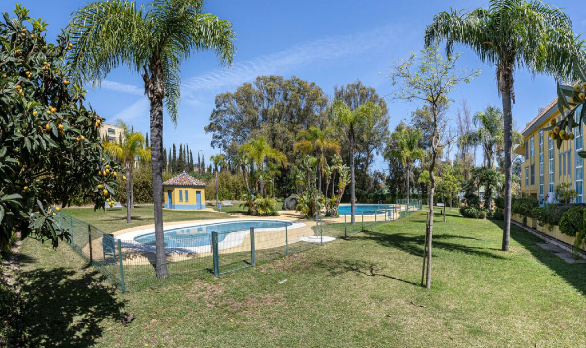 Resale - Apartment -
Bahía de Marbella
