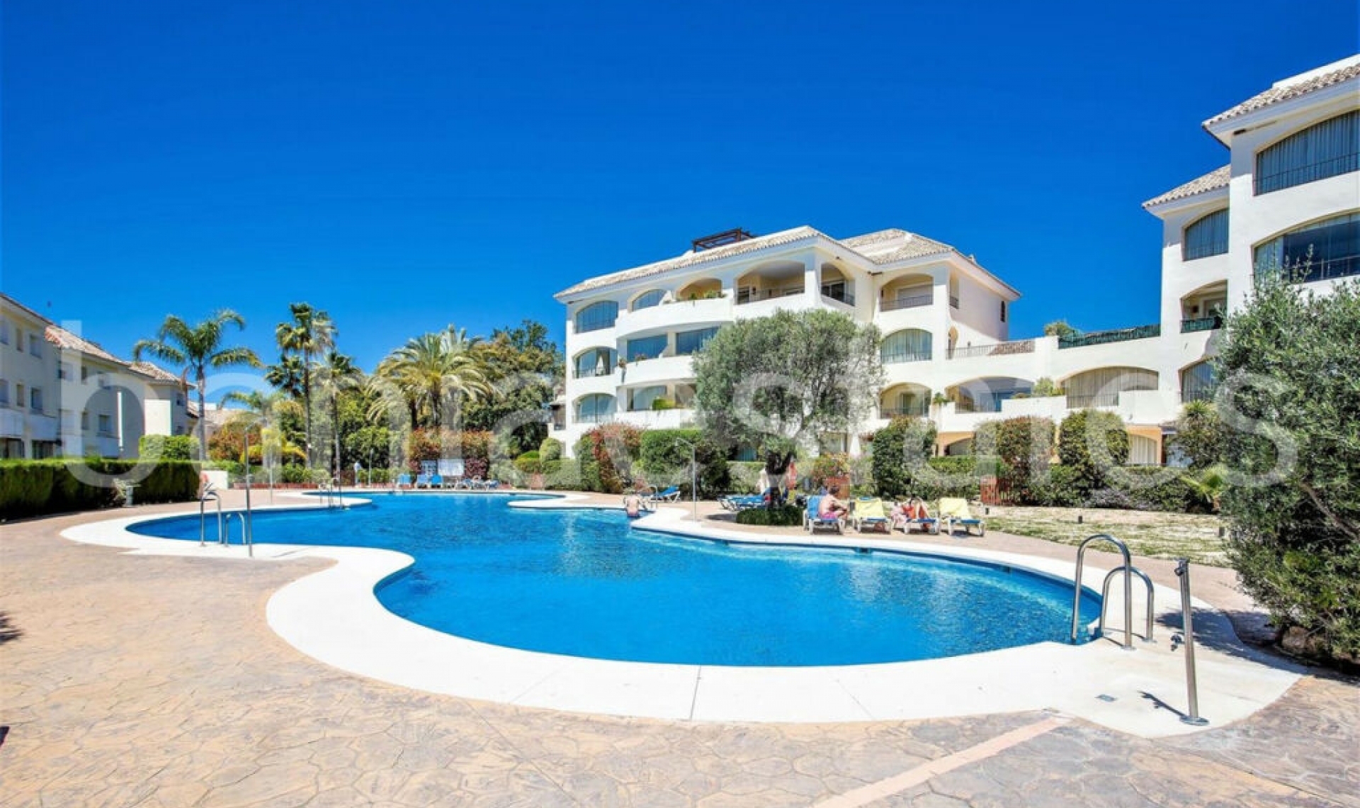 Resale - Apartment -
Bahía de Marbella