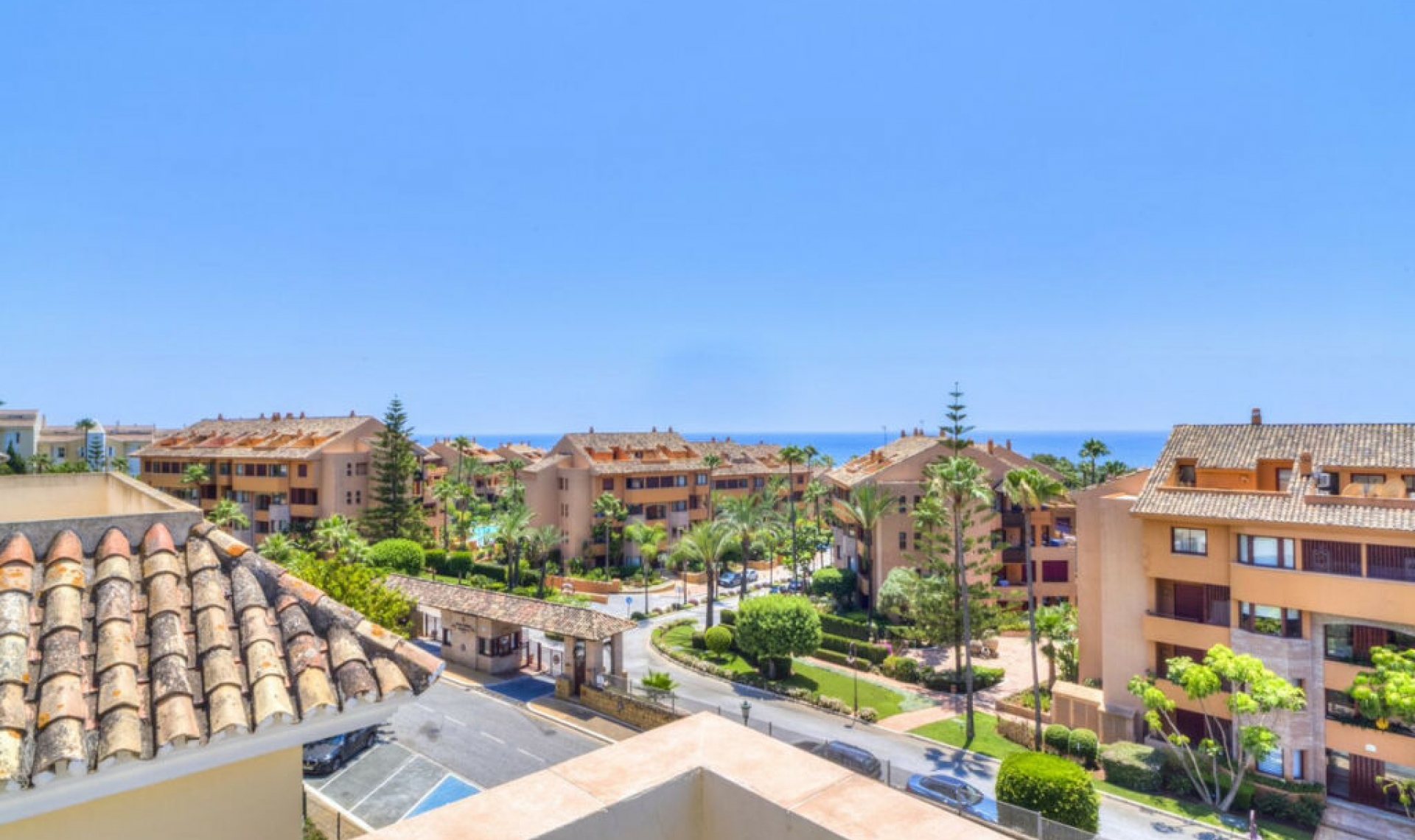 Resale - Apartment -
Bahía de Marbella