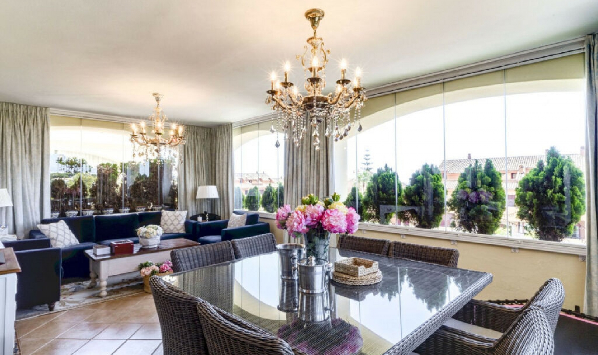 Resale - Apartment -
Bahía de Marbella