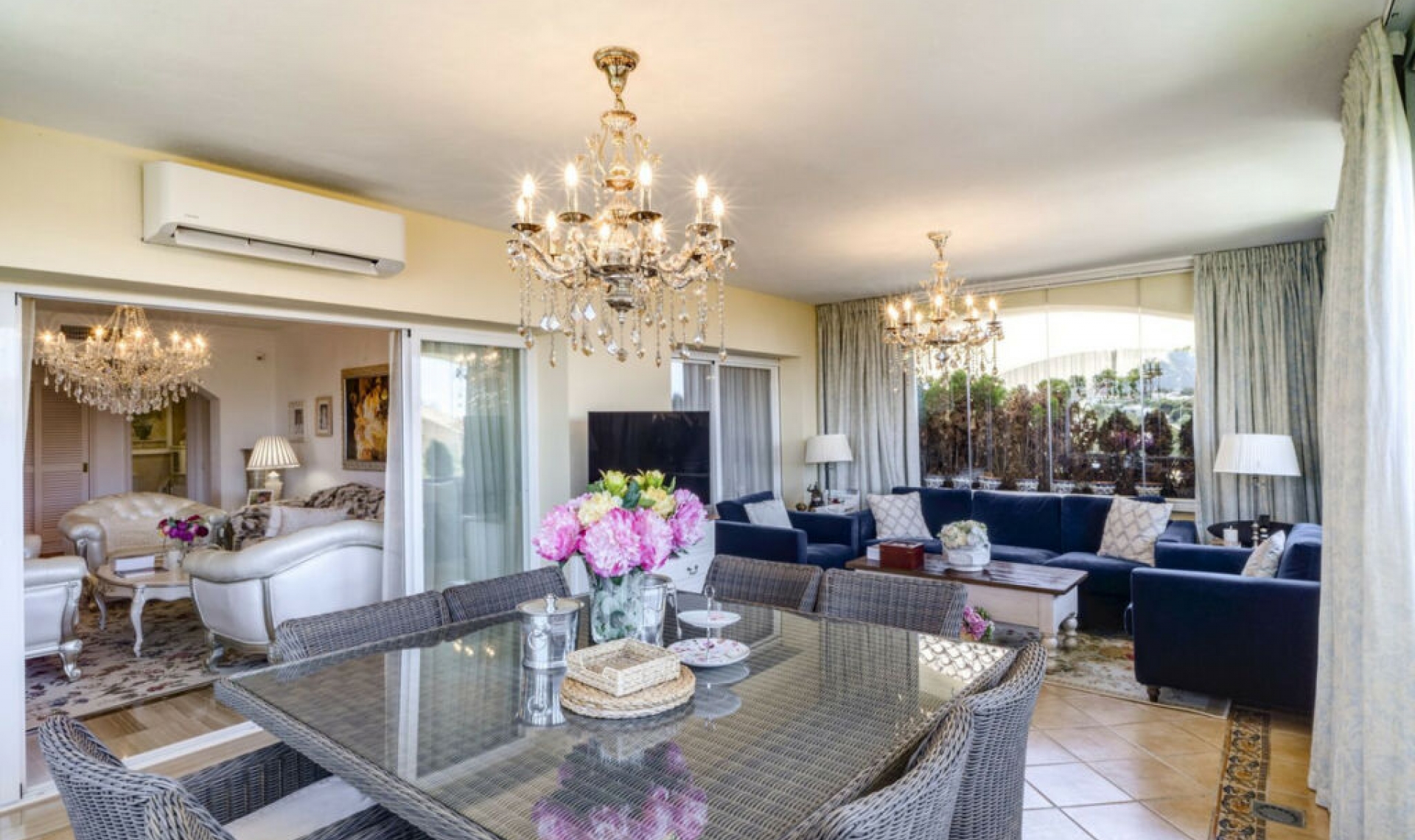 Resale - Apartment -
Bahía de Marbella