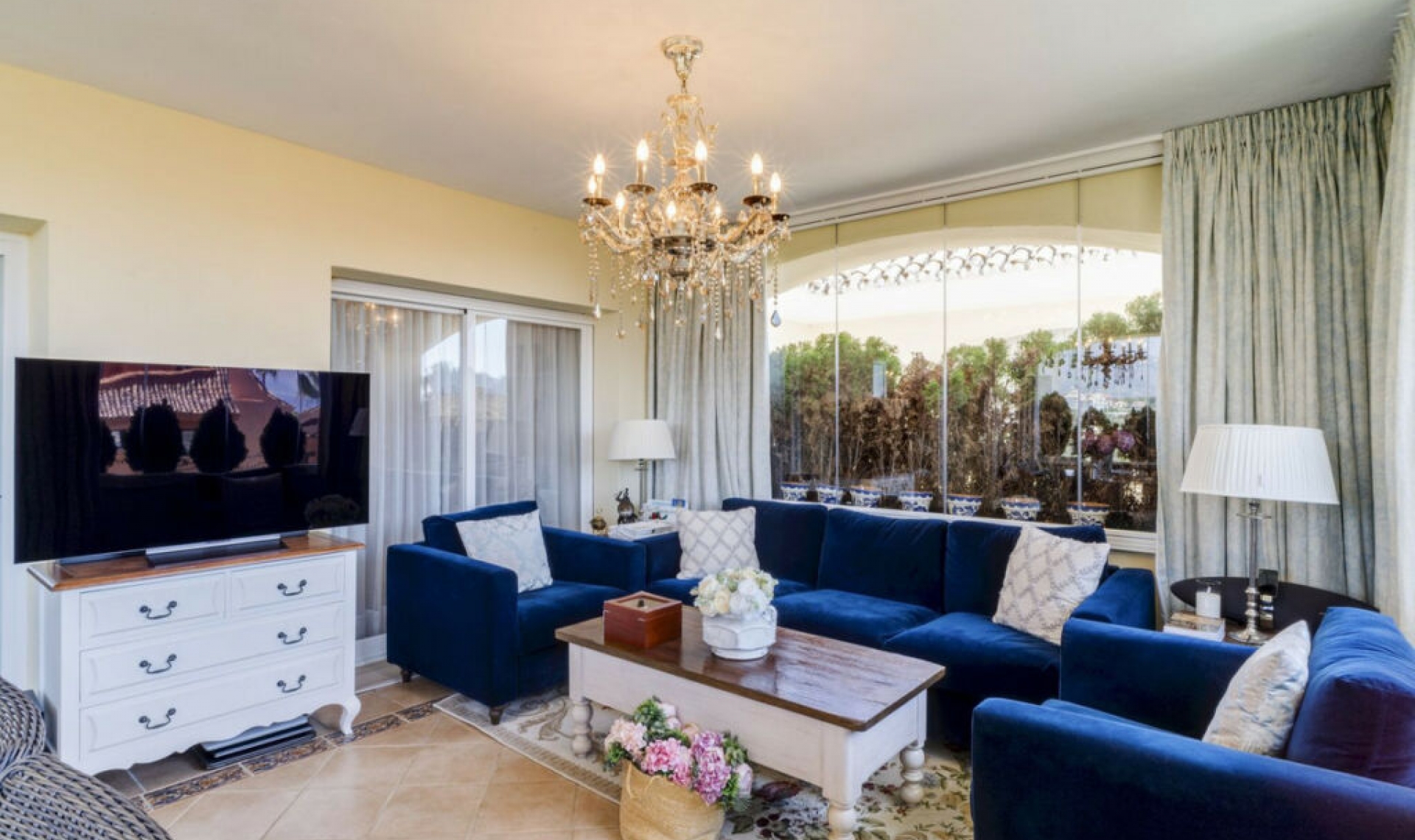 Resale - Apartment -
Bahía de Marbella