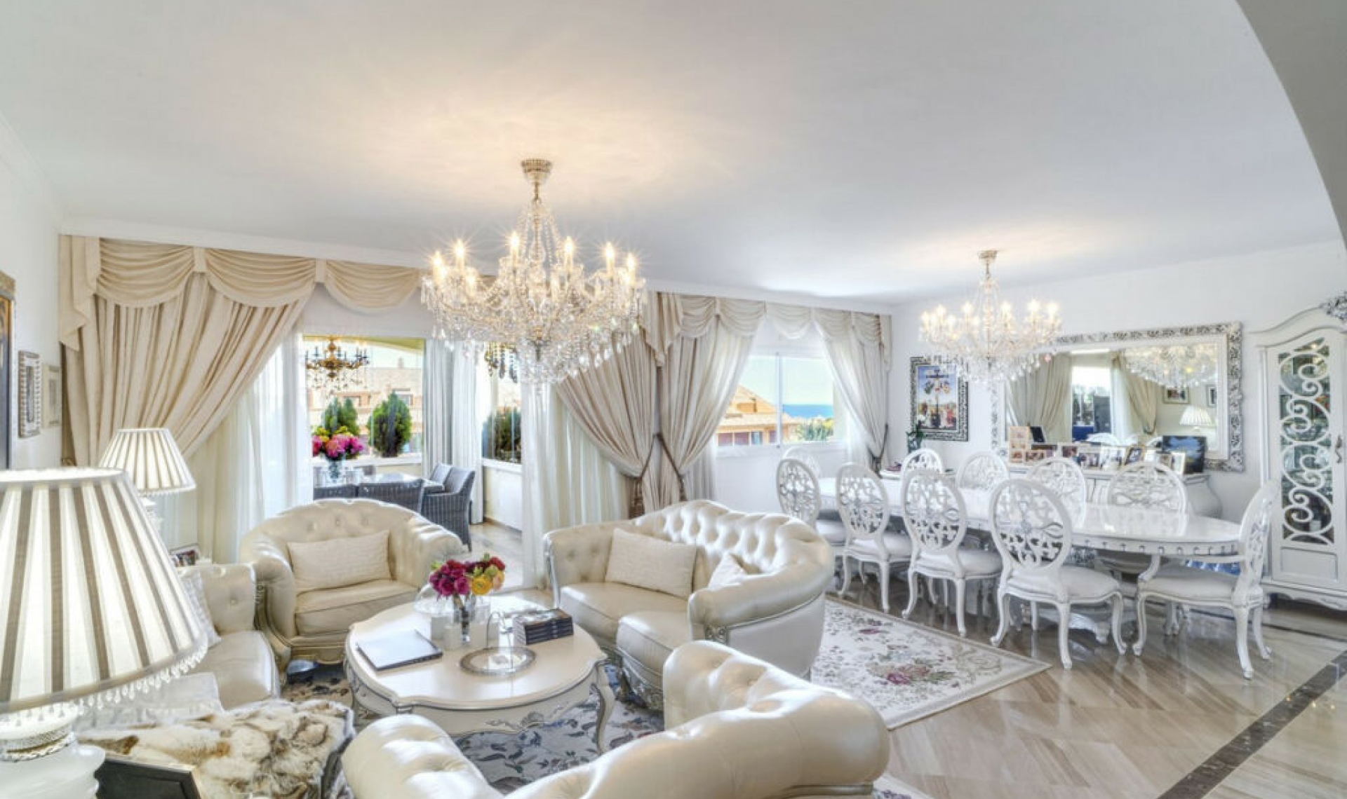 Resale - Apartment -
Bahía de Marbella