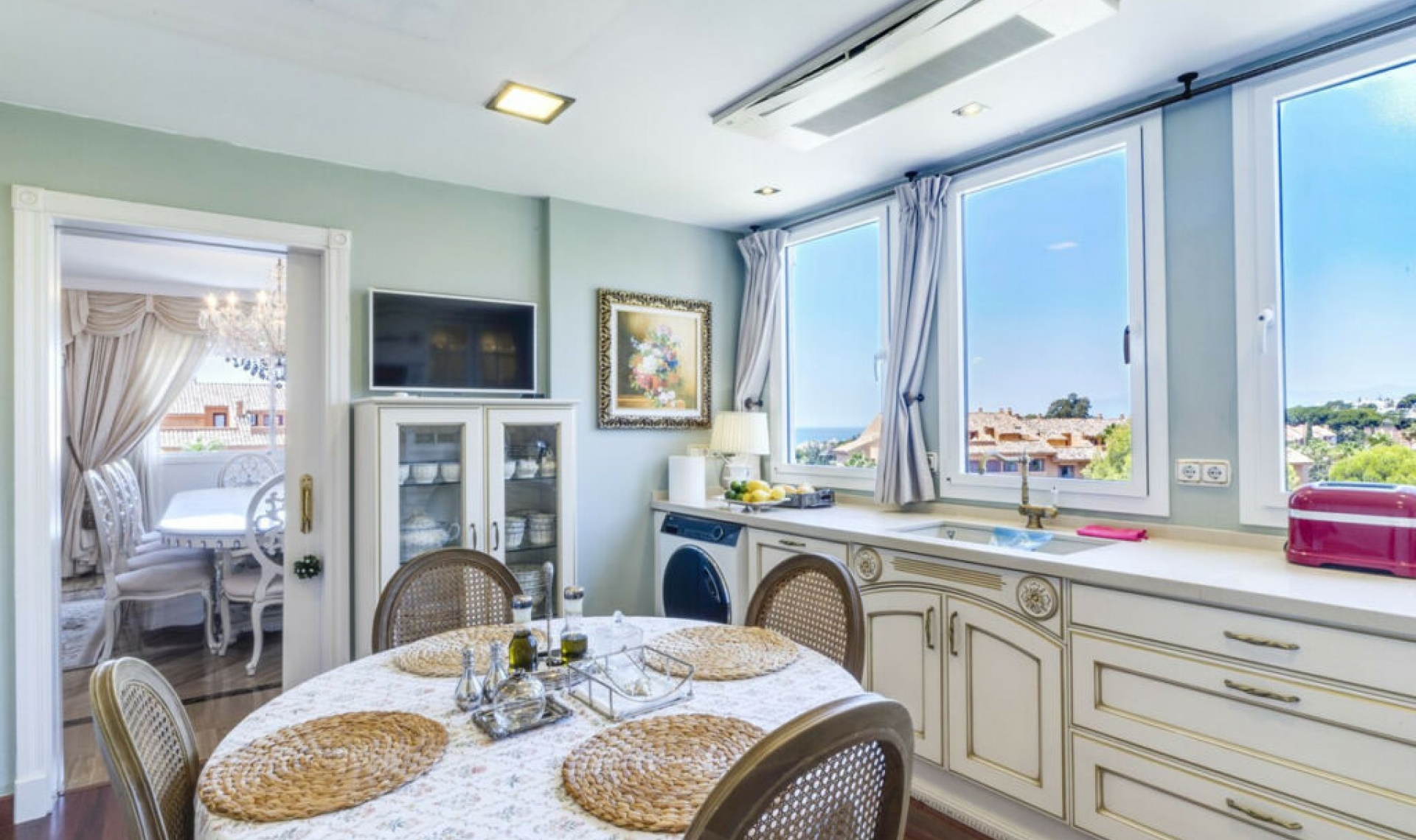 Resale - Apartment -
Bahía de Marbella
