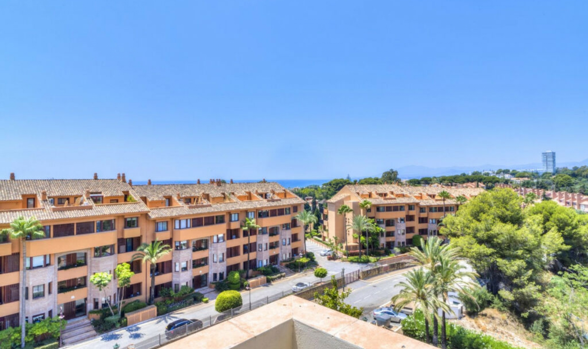 Resale - Apartment -
Bahía de Marbella