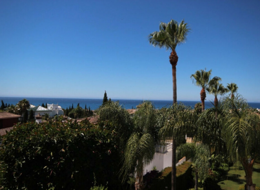 Resale - Apartment -
Bahía de Marbella