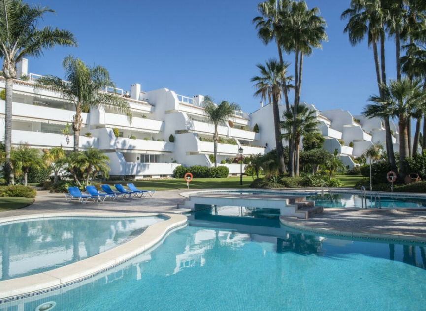 Resale - Apartment -
Bahía de Marbella