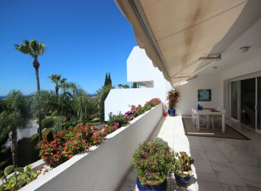 Resale - Apartment -
Bahía de Marbella