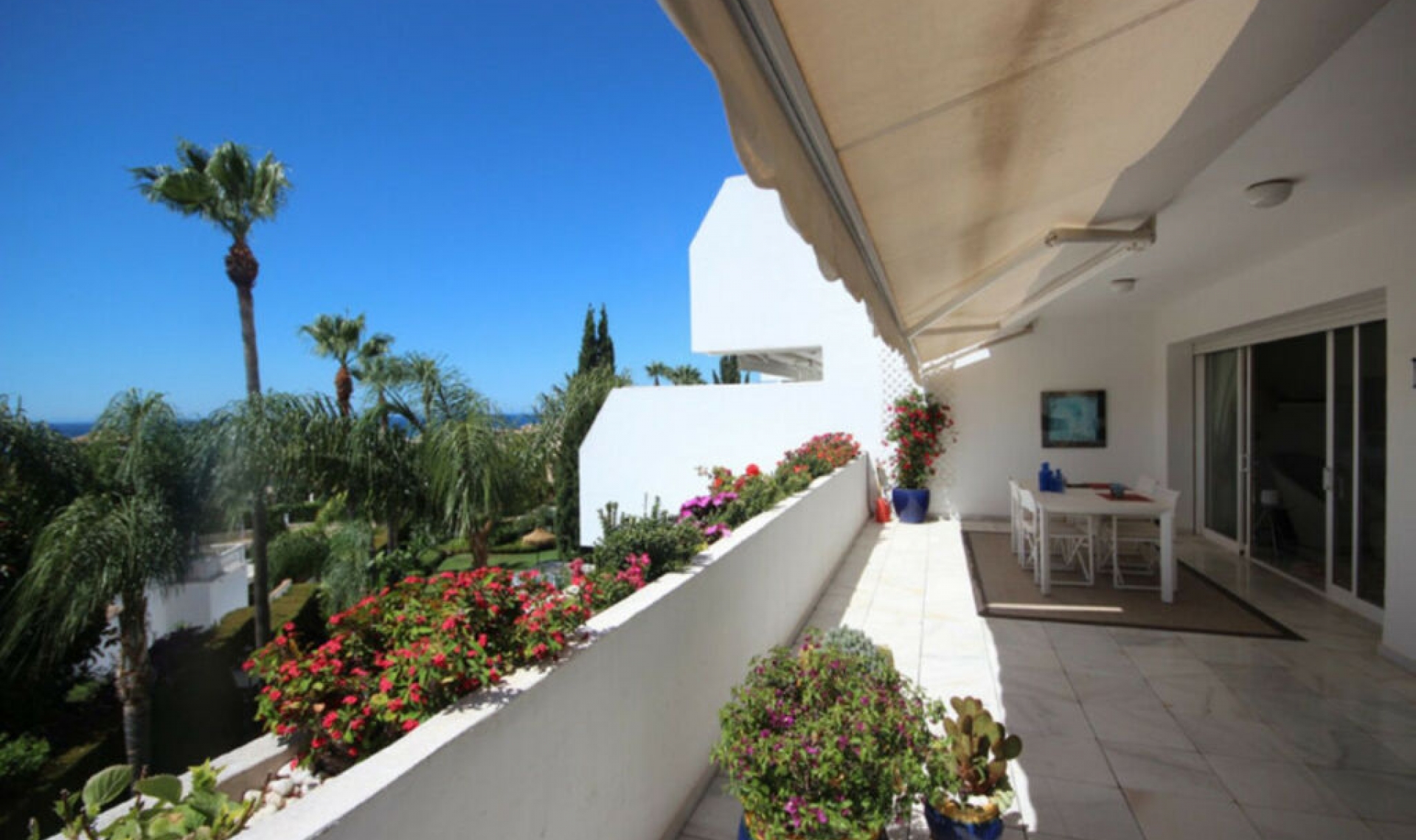 Resale - Apartment -
Bahía de Marbella