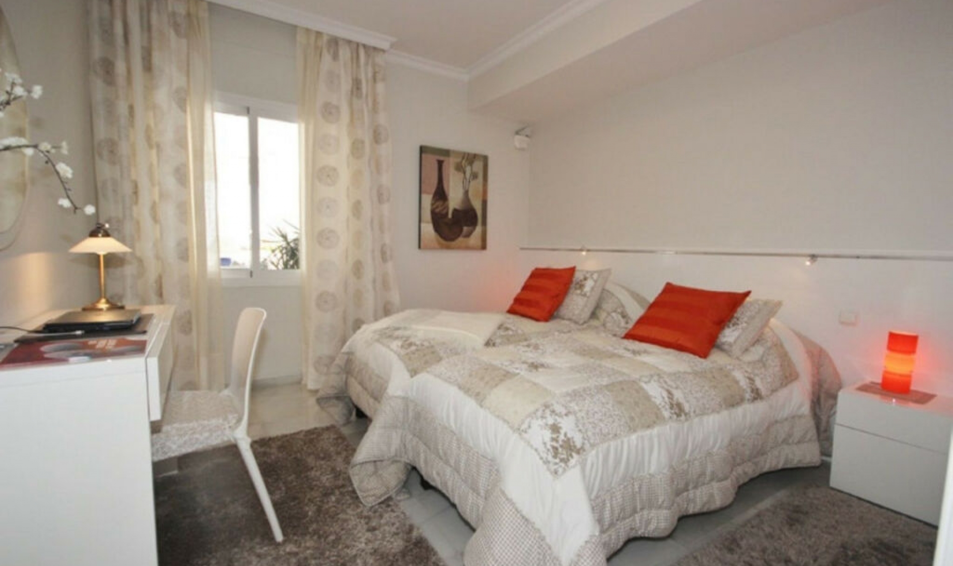 Resale - Apartment -
Bahía de Marbella