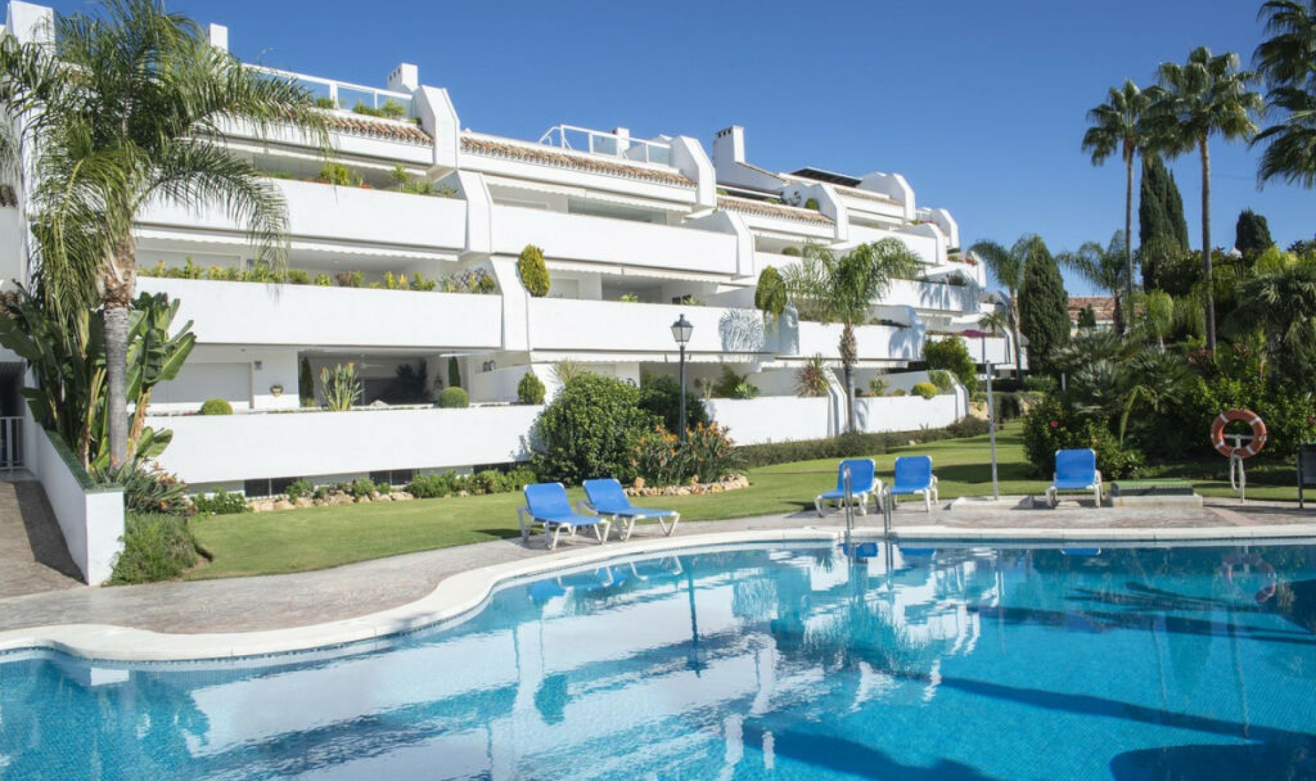 Resale - Apartment -
Bahía de Marbella