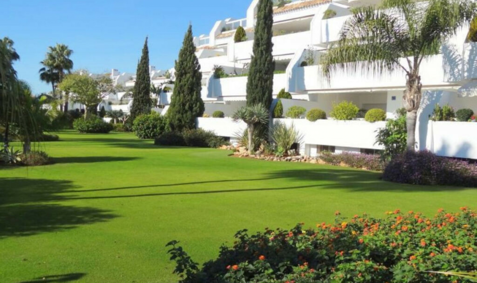 Resale - Apartment -
Bahía de Marbella