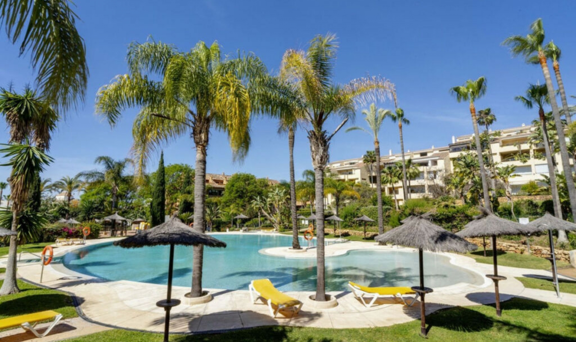 Resale - Apartment -
Bahía de Marbella