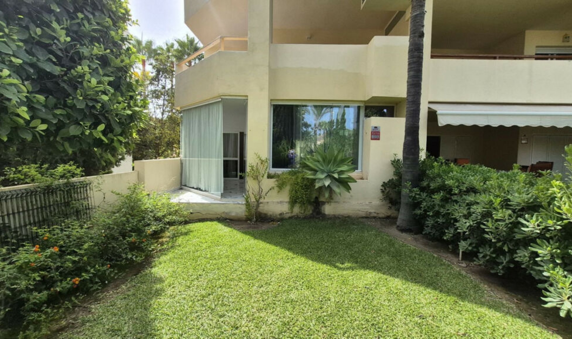 Resale - Apartment -
Bahía de Marbella