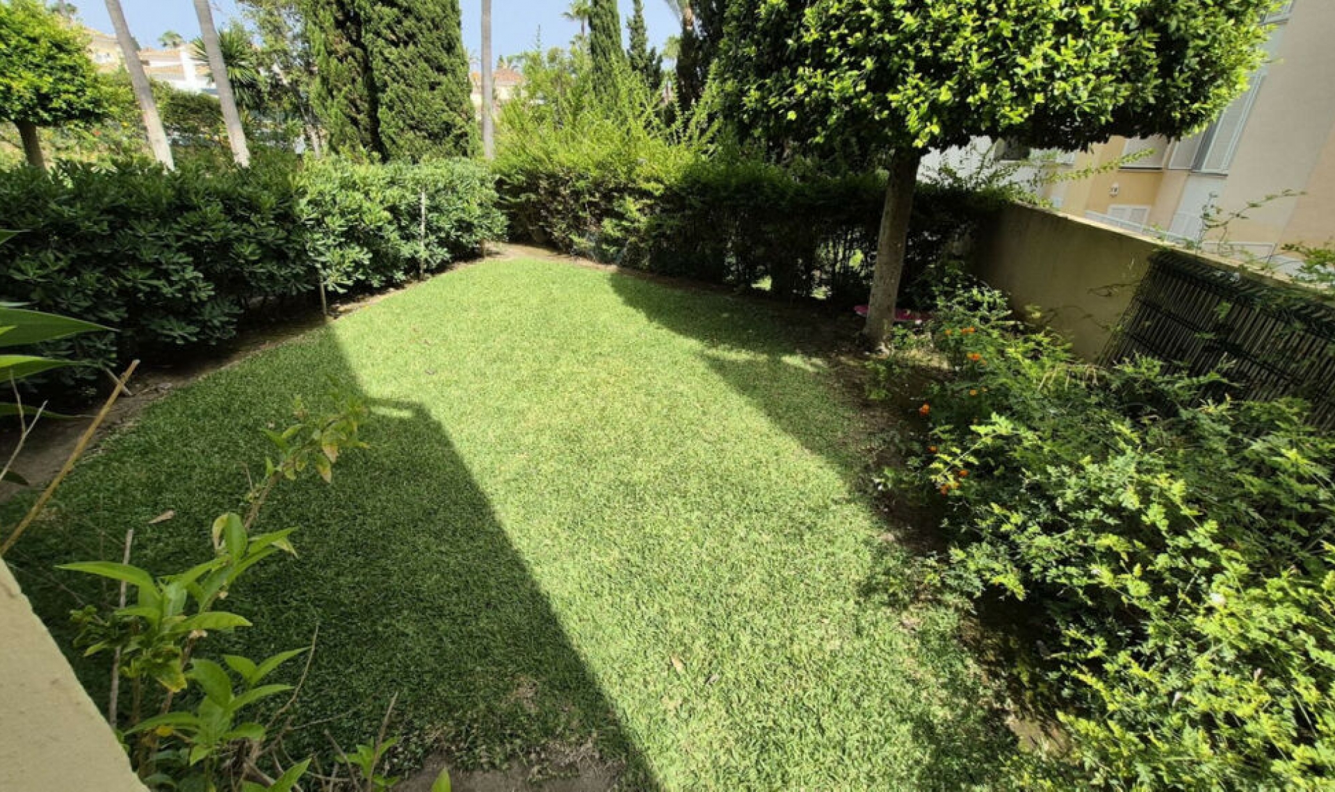 Resale - Apartment -
Bahía de Marbella
