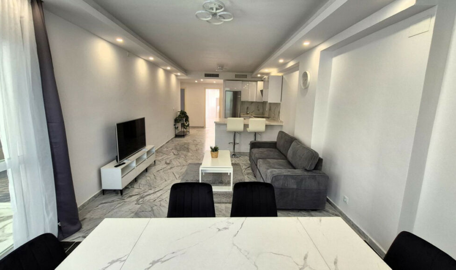 Resale - Apartment -
Bahía de Marbella