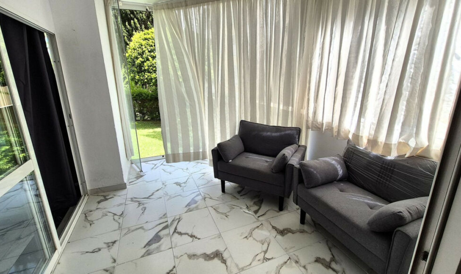 Resale - Apartment -
Bahía de Marbella