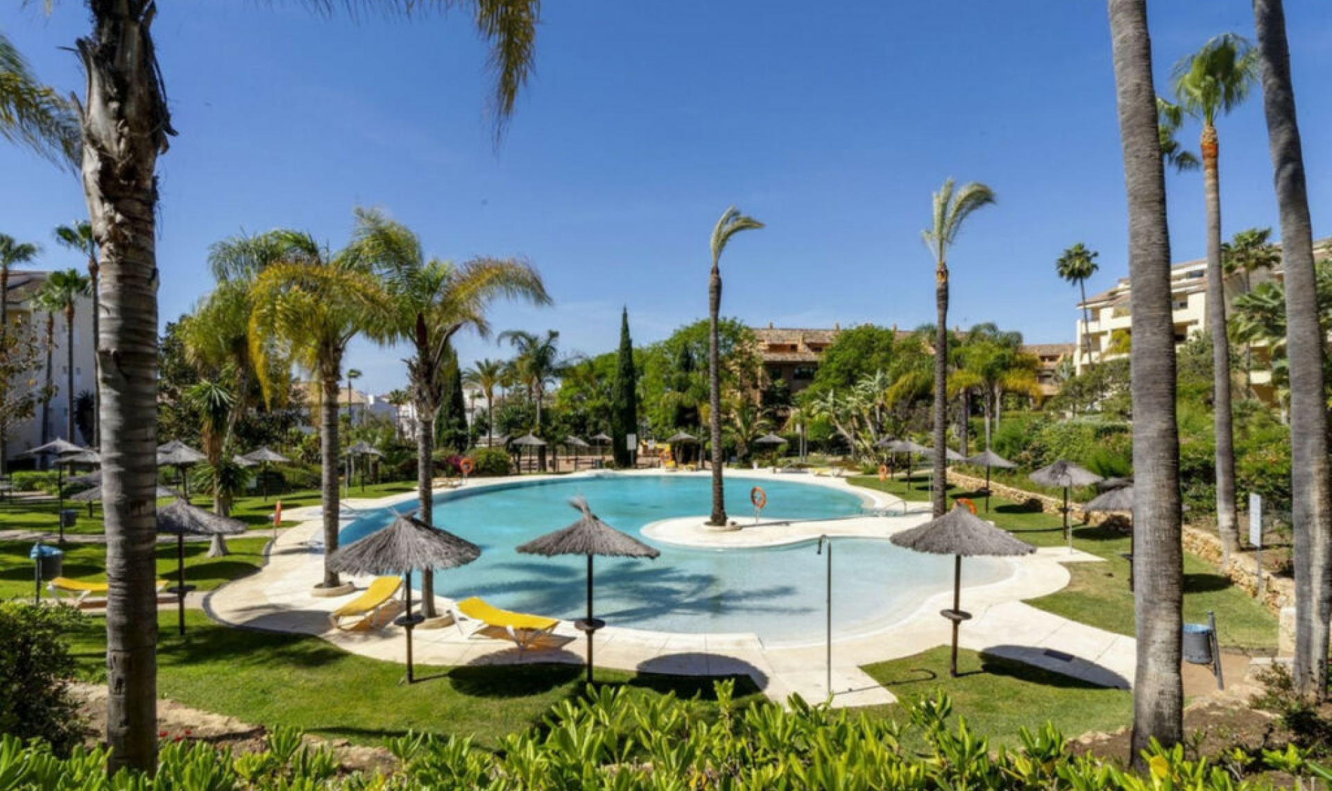 Resale - Apartment -
Bahía de Marbella